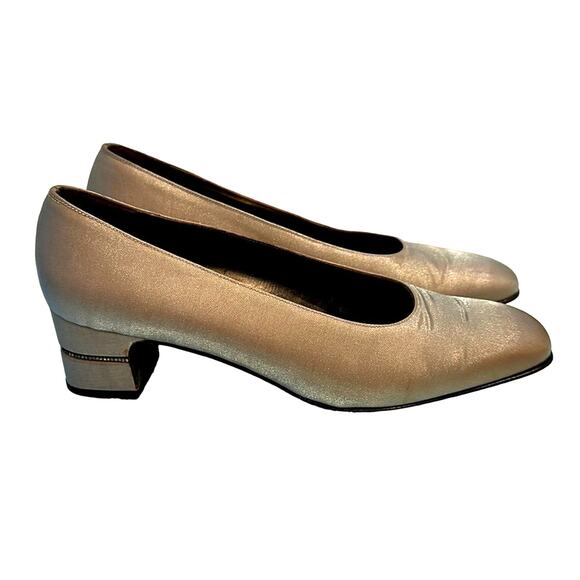 Ferragamo Shoes Vintage Shiny Nude Granny Slip On Heels Size Women's 7 - Picture 1 of 4